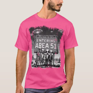 Aliens Group Photo Entering Area 51 Funny Ufo Uap T-Shirt