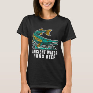 Alligator gar angler vintage distressed freshwater T-Shirt