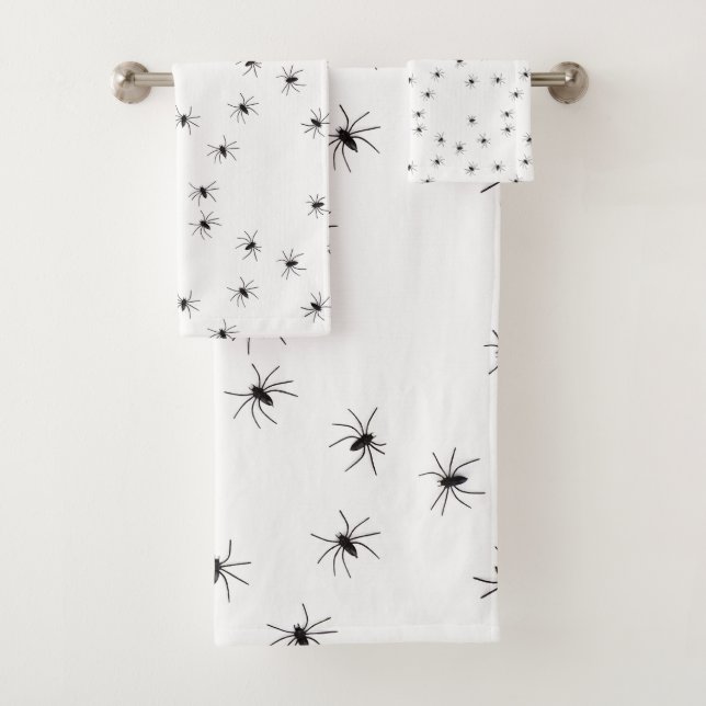 Allover Spiders Halloween Bath Towel Set (Insitu)