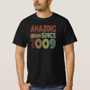 Amazing Since 2009 Retro Born In 2009 Birthday T-Shirt