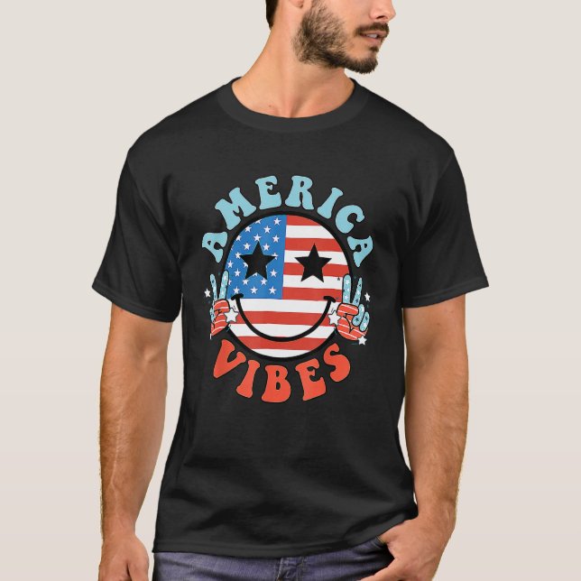 America Vibes Happy Face Smile American Flag 4th O T-Shirt (Front)