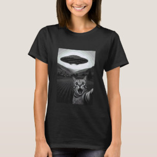 American Cat Selfie Funny Alien Abduction Meme Art T-Shirt