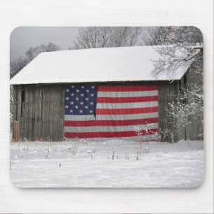 American Flag On a Farm Barn Mouse Mat