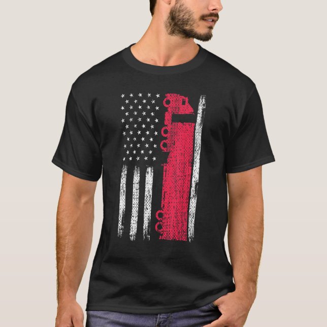 American Flag Semi Truck Driver 18 Wheeler Mechani T-Shirt (Front)
