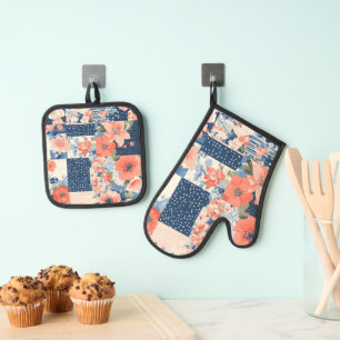 Americana Floral Patchwork Quilt in Navy and Coral Oven Mitt & Pot Holder Set