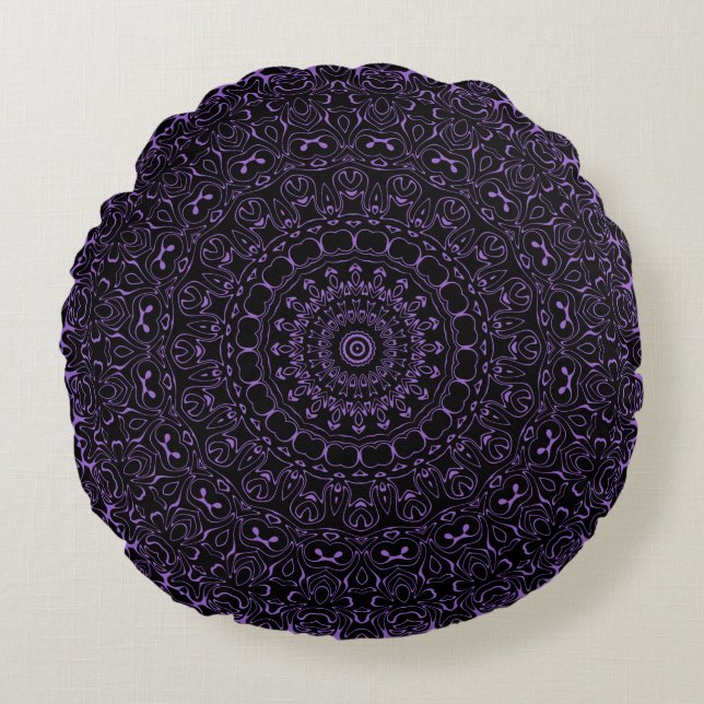 Amethyst Purple Mandala with Intricate Symmetry Round Cushion (Front)