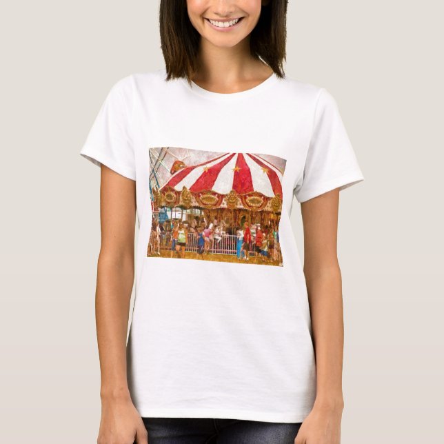 Amusement - Oh it's so crowded T-Shirt (Front)