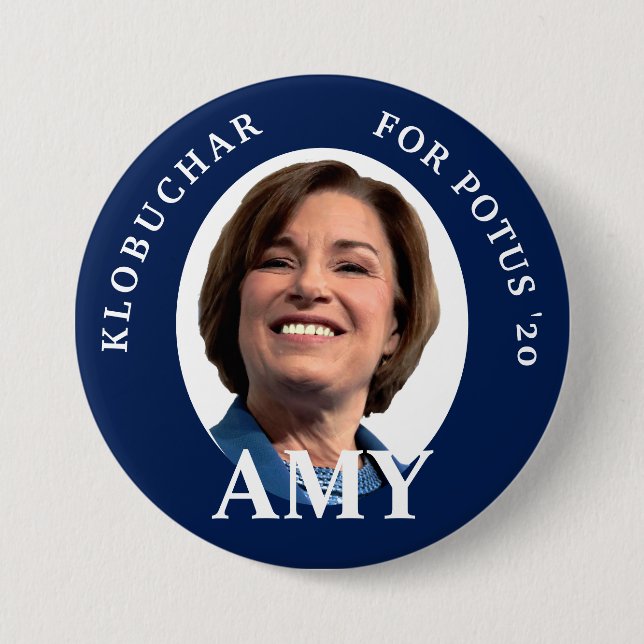 Amy Klobuchar Portrait in Blue and White 7.5 Cm Round Badge (Front)