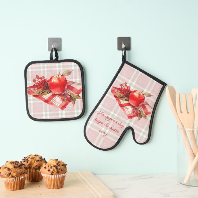 An Apple A Day Keeps the Doctor Away Oven Mitt & Pot Holder Set (Insitu(Hanging))