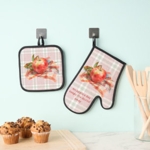 An Apple A Day Keeps the Doctor Away Oven Mitt & Pot Holder Set