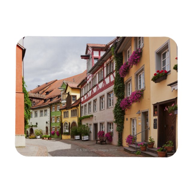 An unusually well-preserved mediaeval town on the magnet (Horizontal)