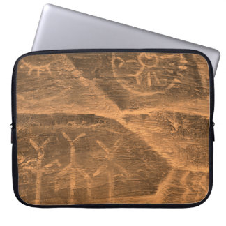 ancient design on the cave wall. history of antiqu laptop sleeve