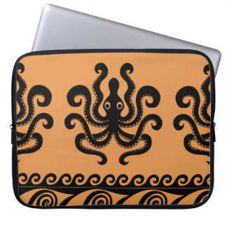 Ancient Greek octopus, wave pattern Laptop Sleeve