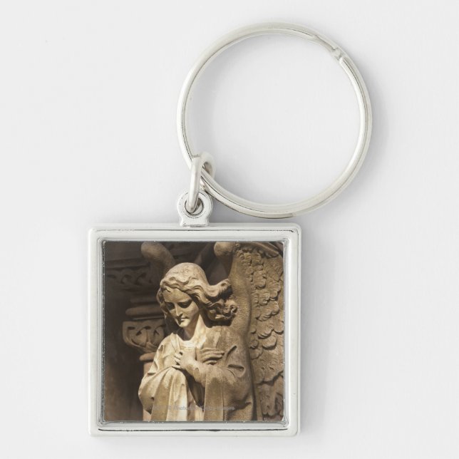 Angel Statue with Crossed Hands, Buenos Aires Key Ring (Front)