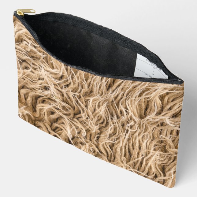 Animal fur accessory pouch (Open)