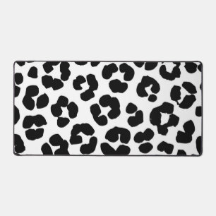Animal print pattern desk mat
