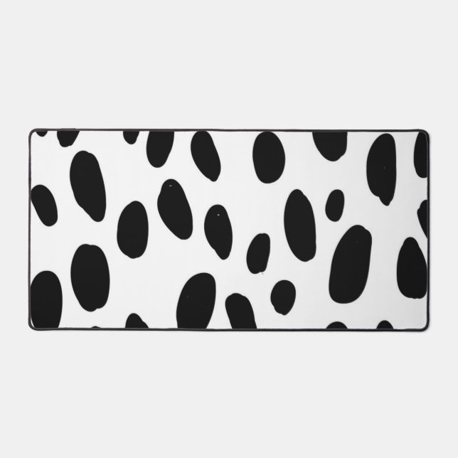 Animal print pattern desk mat (Front)