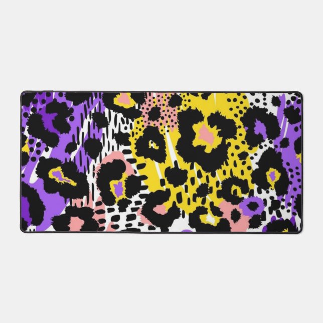 Animal print pattern desk mat (Front)