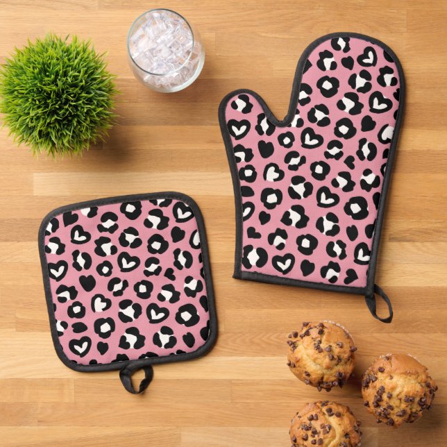 Animal Print, Pink Leopard, Cheetah Spots, Hearts Oven Mitt & Pot Holder Set (Top Down)