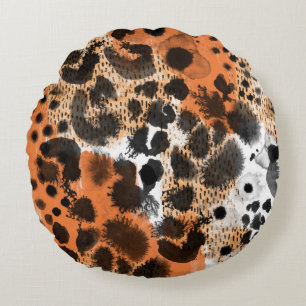 Animal skin: creative leopard pattern. round cushion