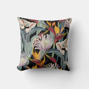 Anthurium and strelitzia seamless vintage pattern. cushion