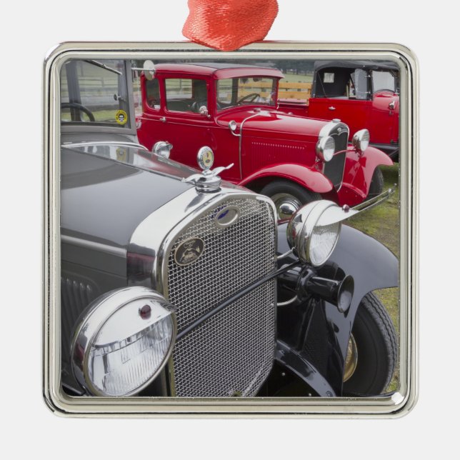 Antique Ford automobiles Metal Tree Decoration (Front)