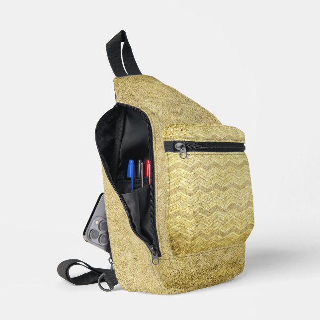 ANTIQUE GOLD ZIG ZAG TEXTURE LOOK SLING BAG (Open)