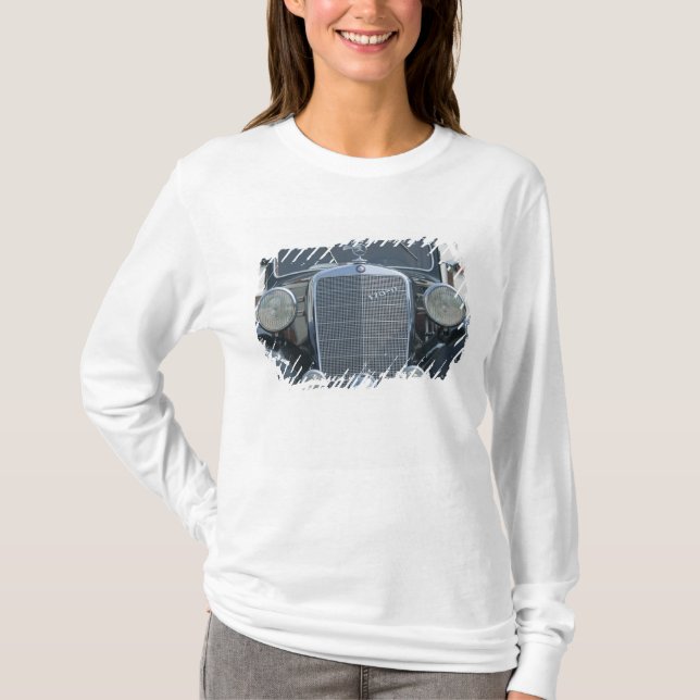 antique mercedes 2 T-Shirt (Front)