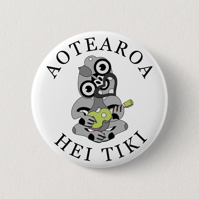Aotearoa Hei Tiki with green ukulele 6 Cm Round Badge (Front)