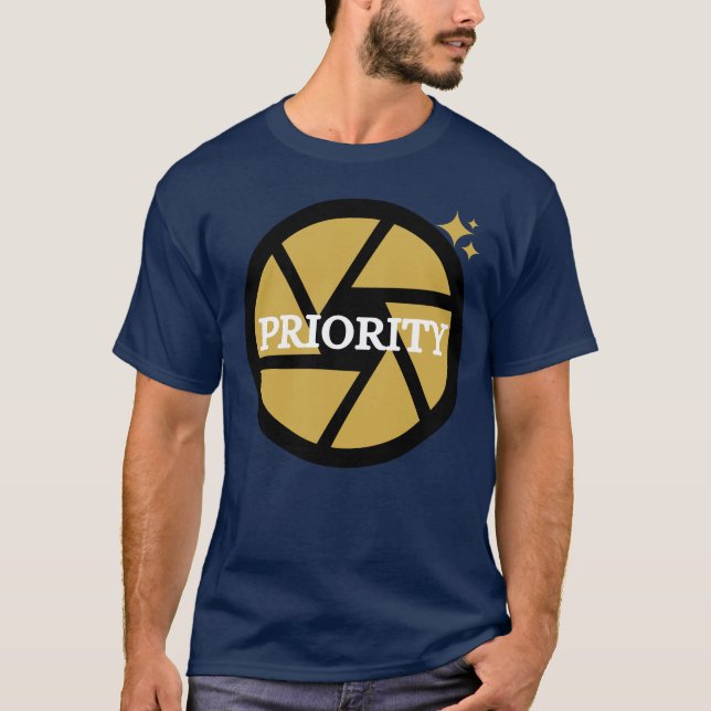 Aperture Priority Cool Photography Design T-Shirt (Front)