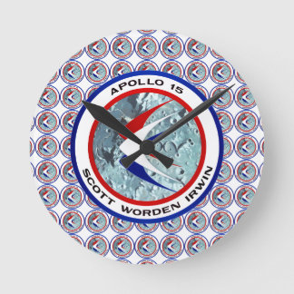 Apollo 15-insignia round clock