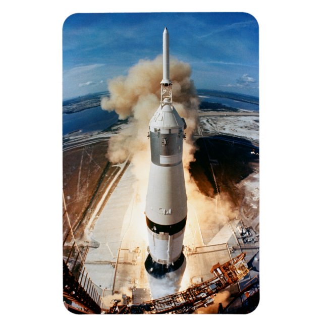 Apollo Saturn V Rocket launch to Moon 1969 Magnet (Vertical)