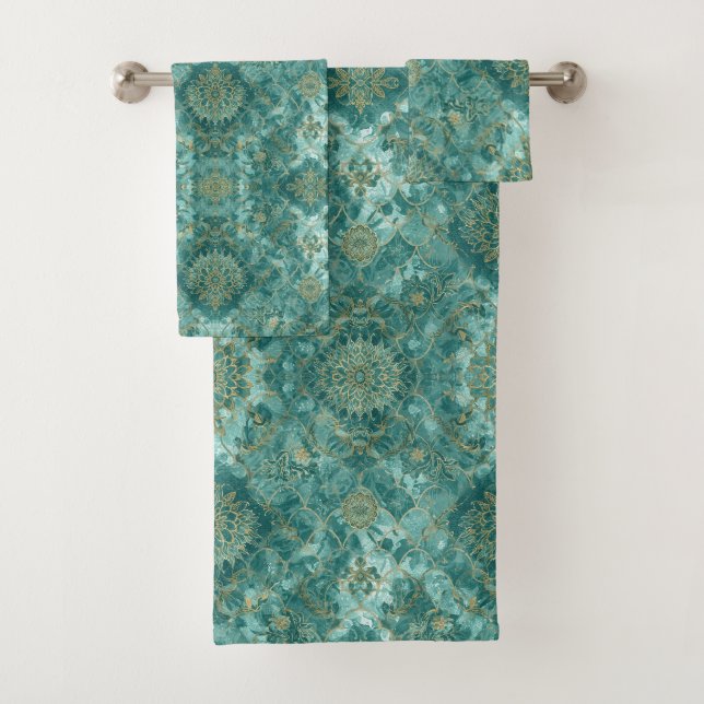 Aqua Pearlescent & Gold Mermaid Scale Pattern  Bath Towel Set (Insitu)