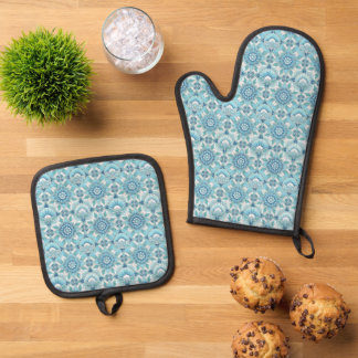 Aqua, Teals, Blues & White Art Deco Coastal  Oven Mitt & Pot Holder Set