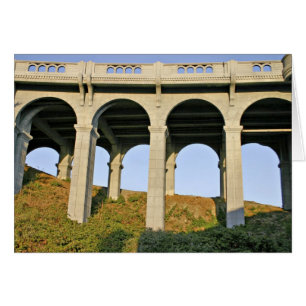 Arched supports Patterson Memorial Bridge