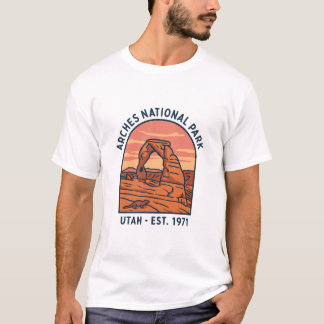Arches Delicate Arch Vintage Utah Desert Park T-Shirt