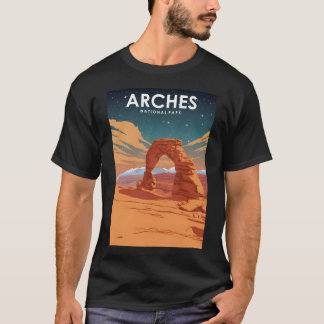 Arches National Park at Night Vintage Minimal Retr T-Shirt
