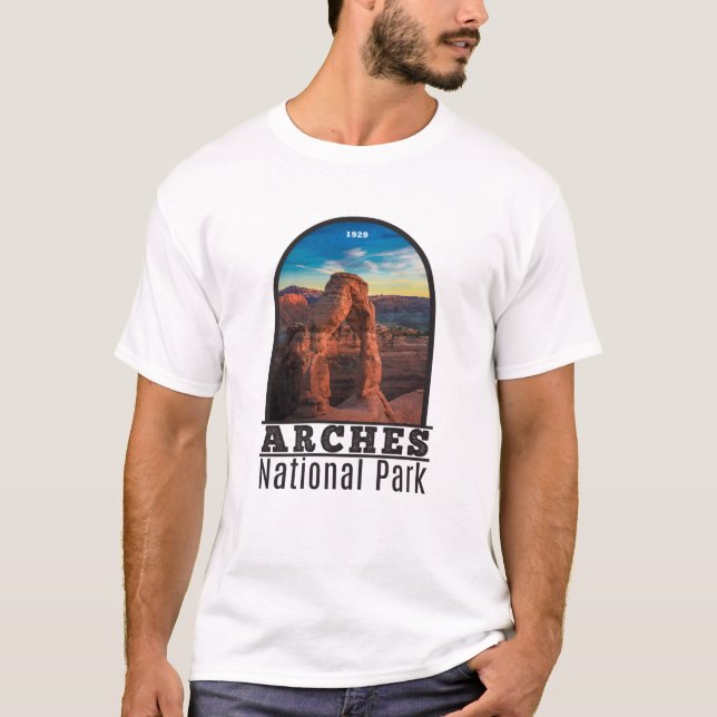 Arches National Park Delicate Arch Vintage T-Shirt (Front)