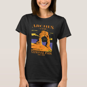 Arches National Park Hiking Utah Vacation T-Shirt