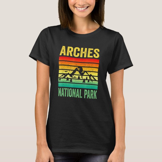 Arches National Park Moab Utah Retro Sunset Souven T-Shirt (Front)
