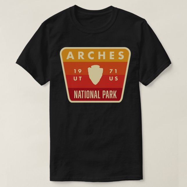 Arches National Park Retro Arrowhead Red T-Shirt (Design Front)