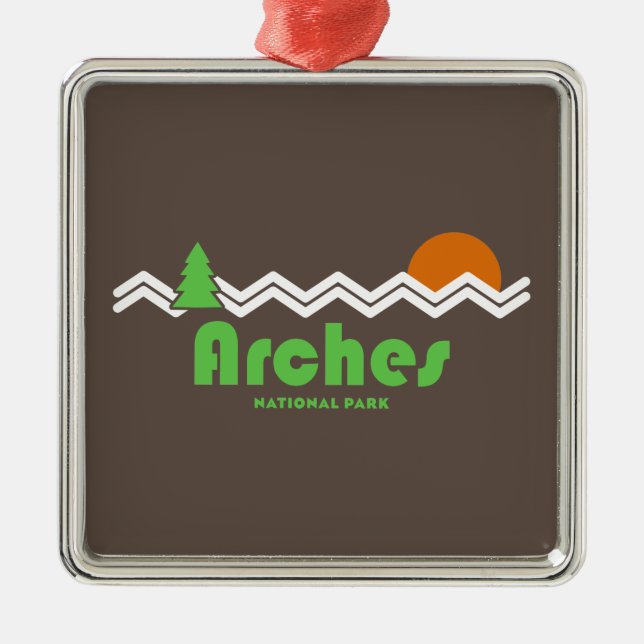 Arches National Park Retro Metal Tree Decoration (Front)