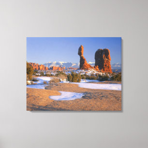 ARCHES NATIONAL PARK, UTAH. USA. Balanced Rock Canvas Print