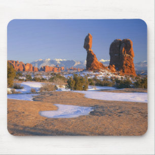 ARCHES NATIONAL PARK, UTAH. USA. Balanced Rock Mouse Mat