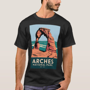 Arches National Park Vintage Camping Hiking Men Wo T-Shirt