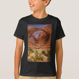 Arches NP with Hikers UT T-Shirt