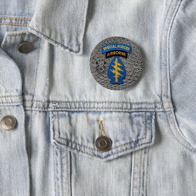 Army Special Forces Green Berets Veterans  Button (In Situ)