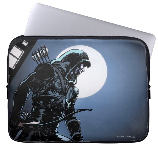Arrow | Green Arrow In Moonlight Laptop Sleeve (Front)