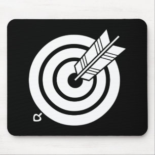 Arrow hit a round target mouse mat