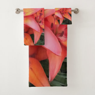 Artisitc Coral Coloured Garden Lilies Bath Towel Set